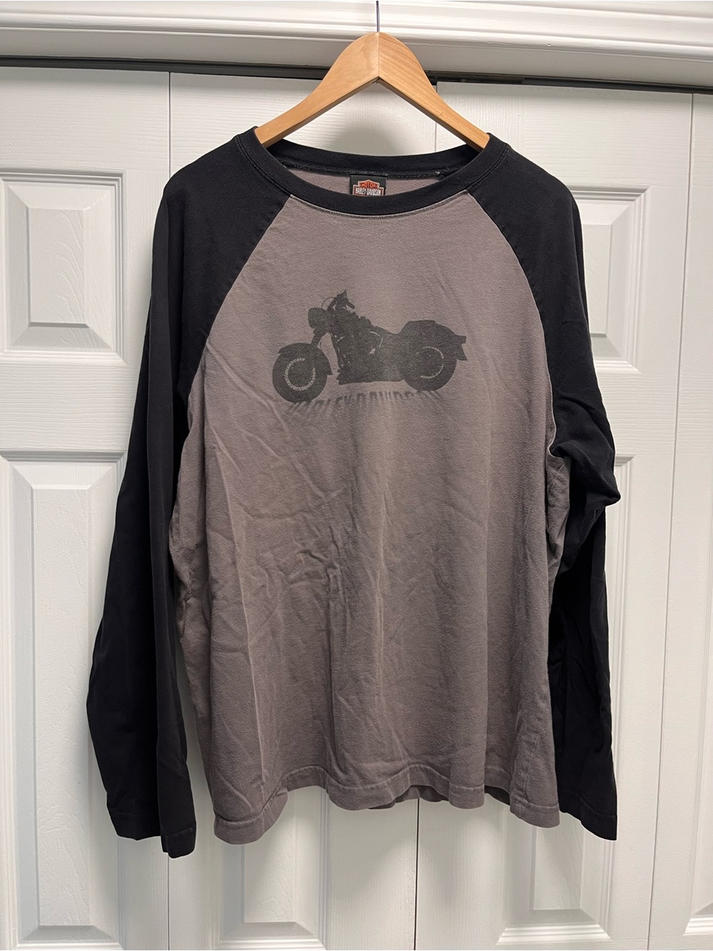 2000s Harley-Davidson Two-Tone Long Sleeve Raglan Shirt